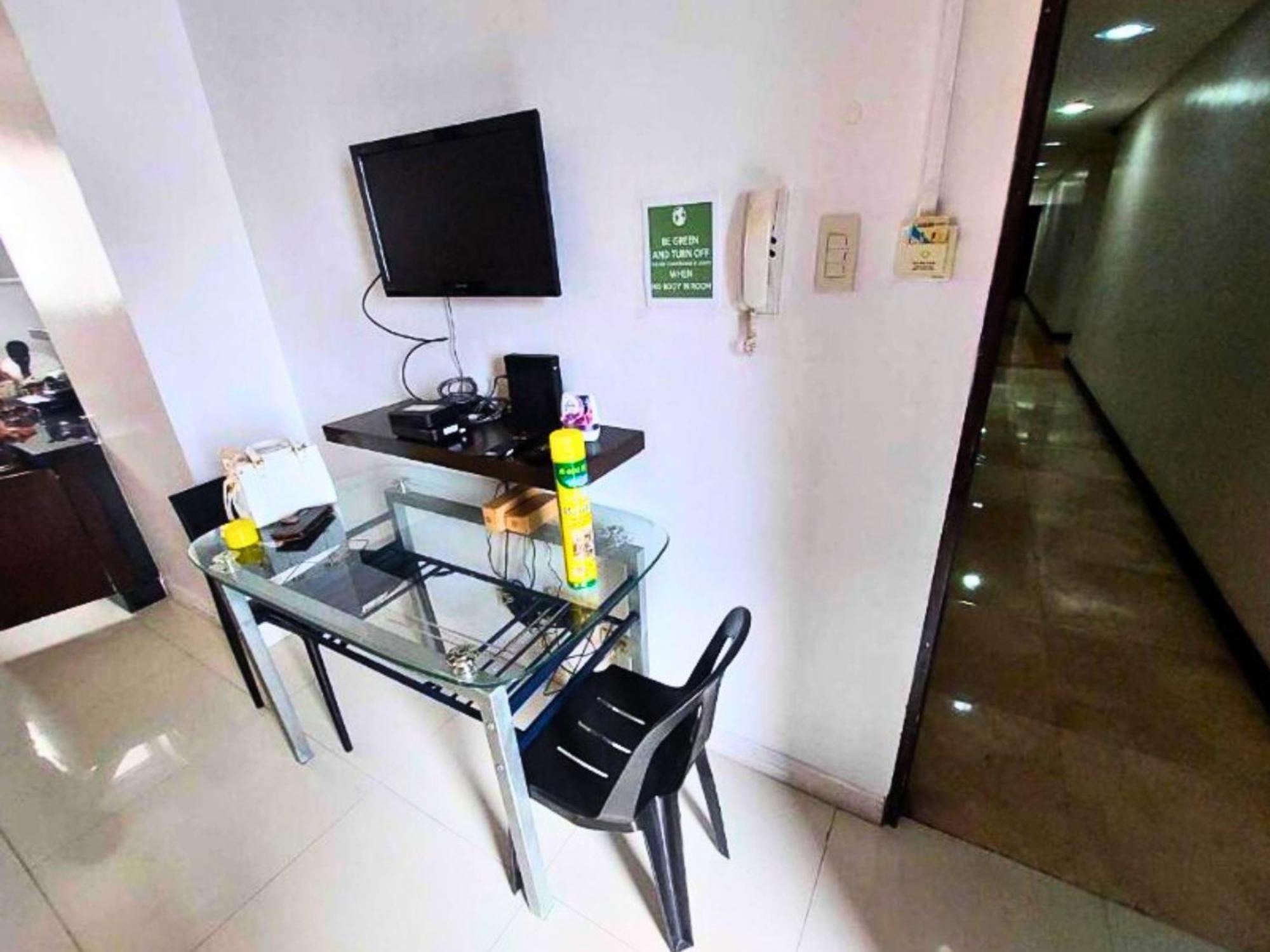 Near Us Embassy X Free Unlimited Pool, Massage & Sauna Access X Promo This Month! Explore Deluxe Studio W Balcony In Manila Perfectly Situated Near Naia Airport, Heart Of Manila Updated 2025 Price For Your Unforgettable Ultimate Staycation Experience Bagian luar foto